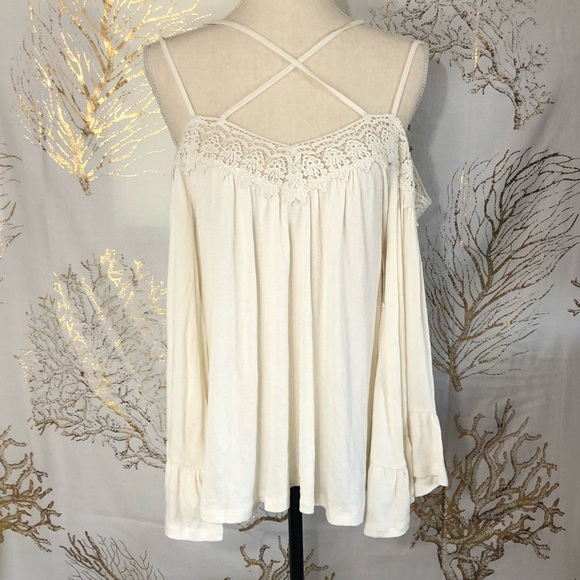 ✨SALE Nordstrom lace Bell sleeve criss cross top - Picture 2 of 5